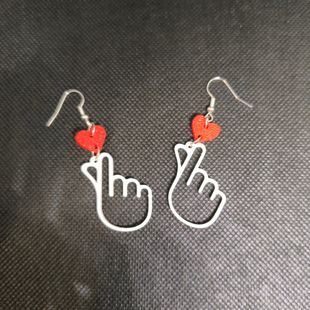 Boucles d'oreilles " Coeur avec les doigts "